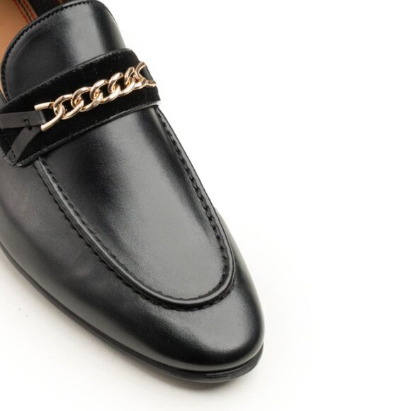 Bashwood Handmade Black Chain Style Leather Loafers display picture 2
